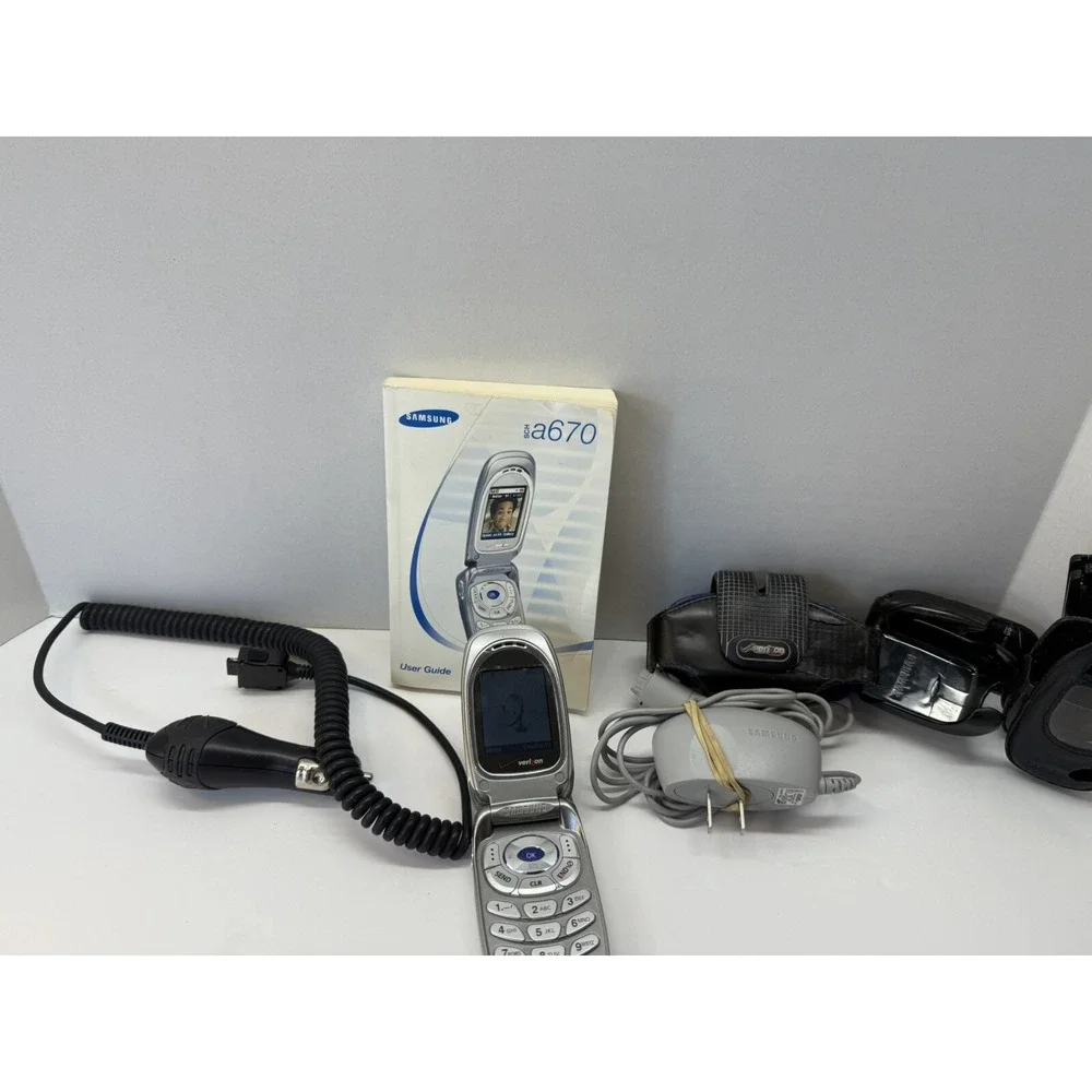 Samsung SCH-A670 - Gray and Silver ( Verizon ) Bundle